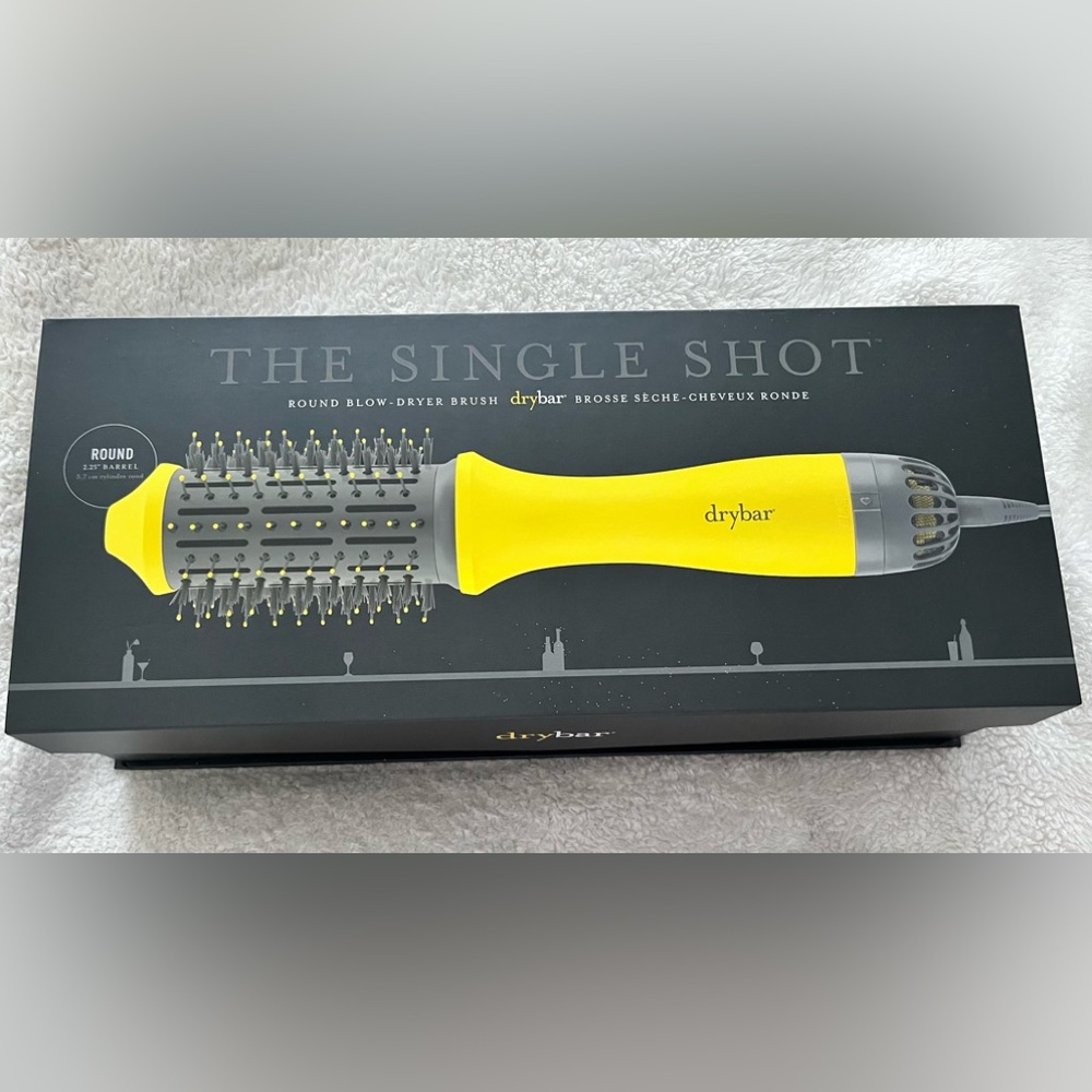 Drybar NEW Single Shot Round Voluminous Blow Dryer Brush +two claw clips
